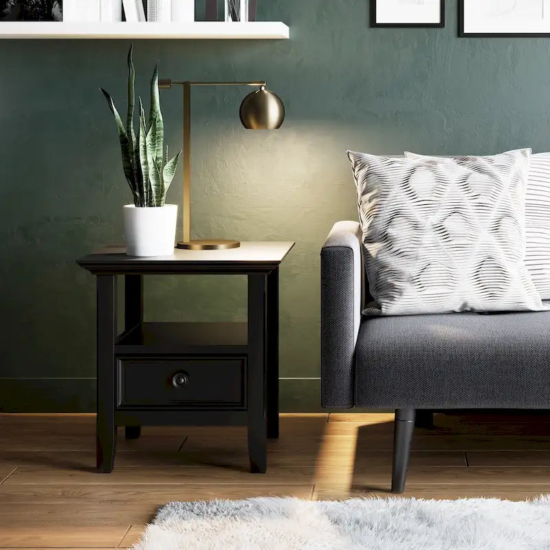 Table d'appoint carrée WYNDENHALL Halifax en bois massif, 48 cm de large