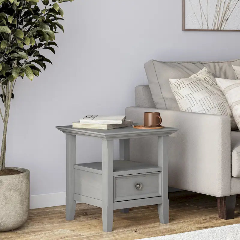 Table d'appoint carrée WYNDENHALL Halifax en bois massif, 48 cm de large