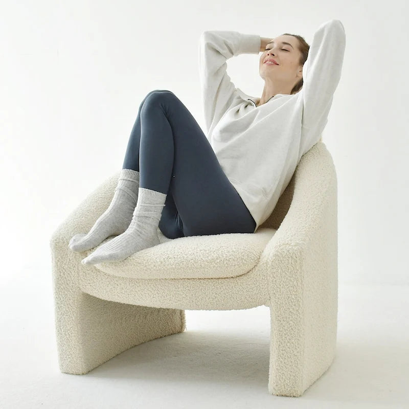 Fauteuil d'appoint rembourré en forme de tonneau