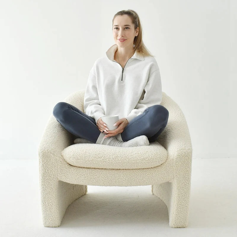 Fauteuil d'appoint rembourré en forme de tonneau