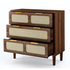 Commode Grondin style bohème moderne du milieu du siècle, 3 tiroirs en rotin, structure en MDF et pieds en bois massif.