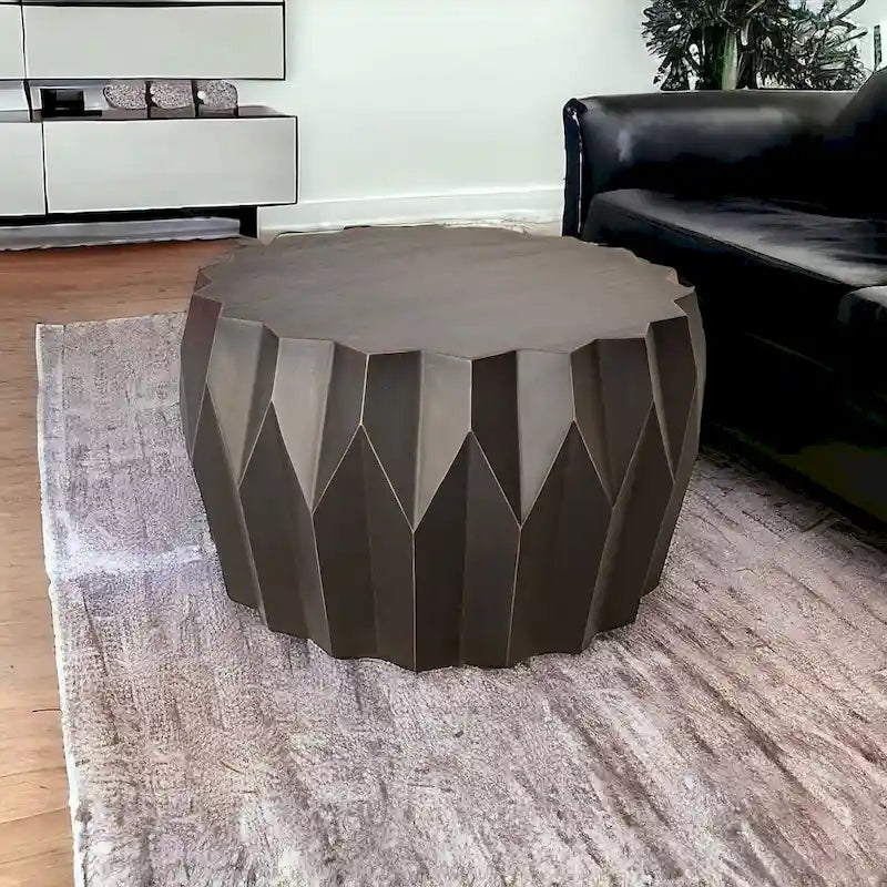 Table basse ronde HomeRoots 29 en bois massif noir vieilli