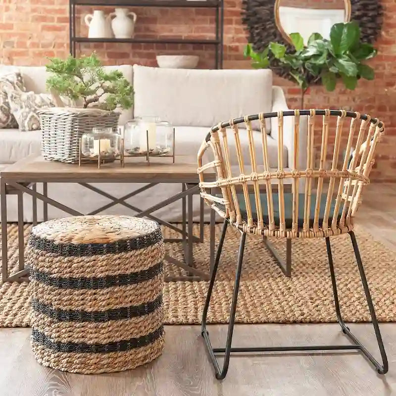 Table d'appoint Lily en jonc de mer et jacinthe d'eau tressés, par East at Main