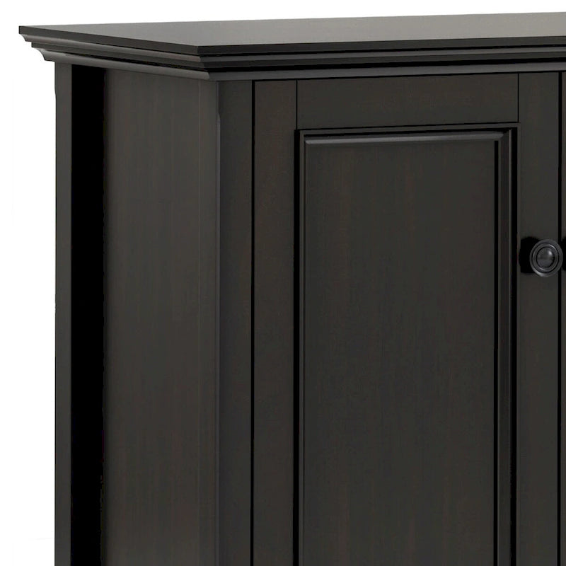 Armoire de rangement WYNDENHALL Halifax en bois massif, 4 portes, style transitionnel, couleur brun hickory - 46 cm de profondeur x 168 cm de largeur x 86 cm de hauteur